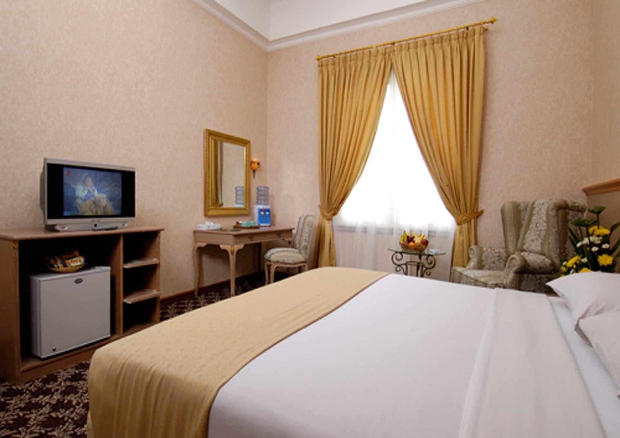 Yasmin Hotel Puncak Exterior foto