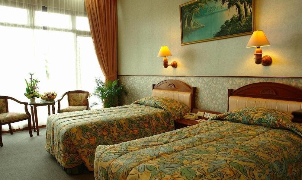 Yasmin Hotel Puncak Exterior foto