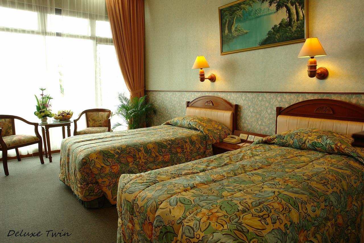 Yasmin Hotel Puncak Quarto foto